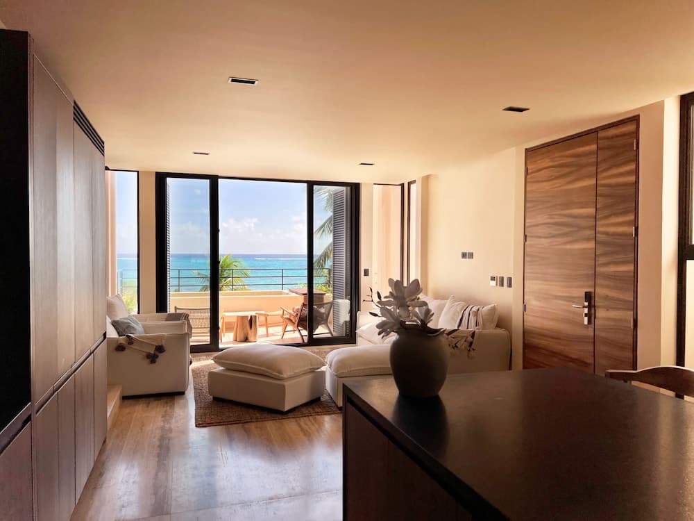 BESPOKE, Member of Small Luxury Hotels — 19