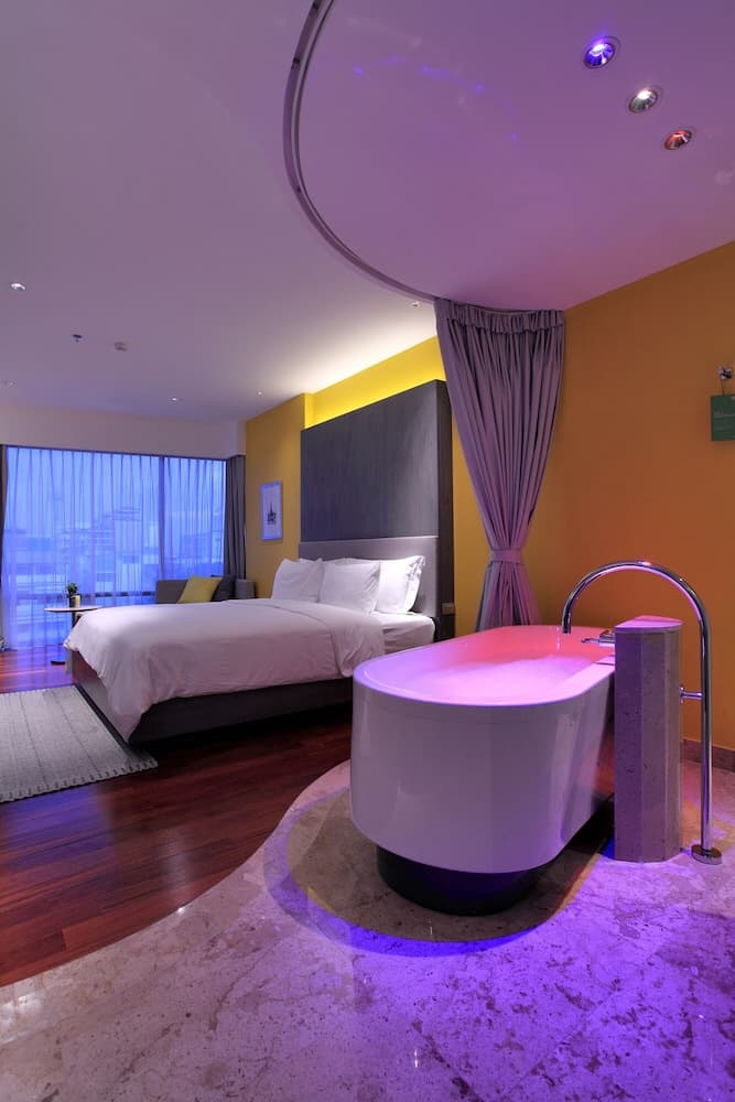 Hotel LiT BANGKOK — 19