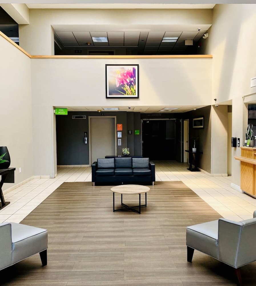 La Quinta Inn & Suites by Wyndham Ft Lauderdale Cypress Cr — 2