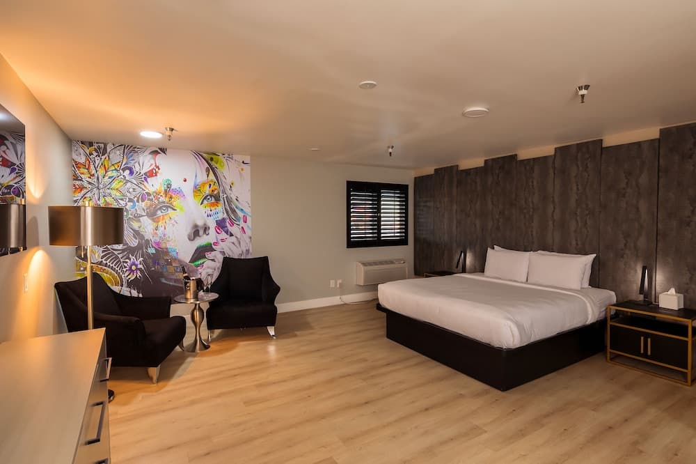 Lexi Las Vegas — 12