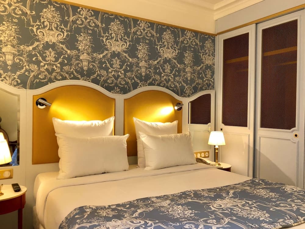 Hotel Mayfair — 16