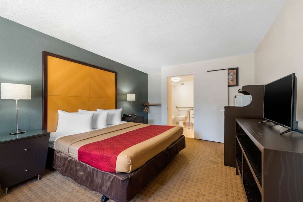 Econo Lodge Flughafen am RJ-Stadion — 6
