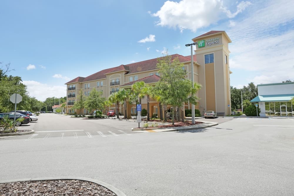 Holiday Inn Express Tampa N I-75 - University Area by IHG — 22