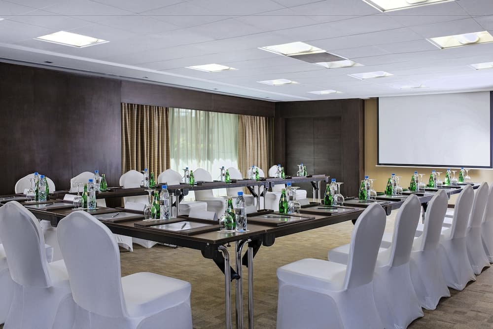 TIME Oak Hotel & Suites — 24