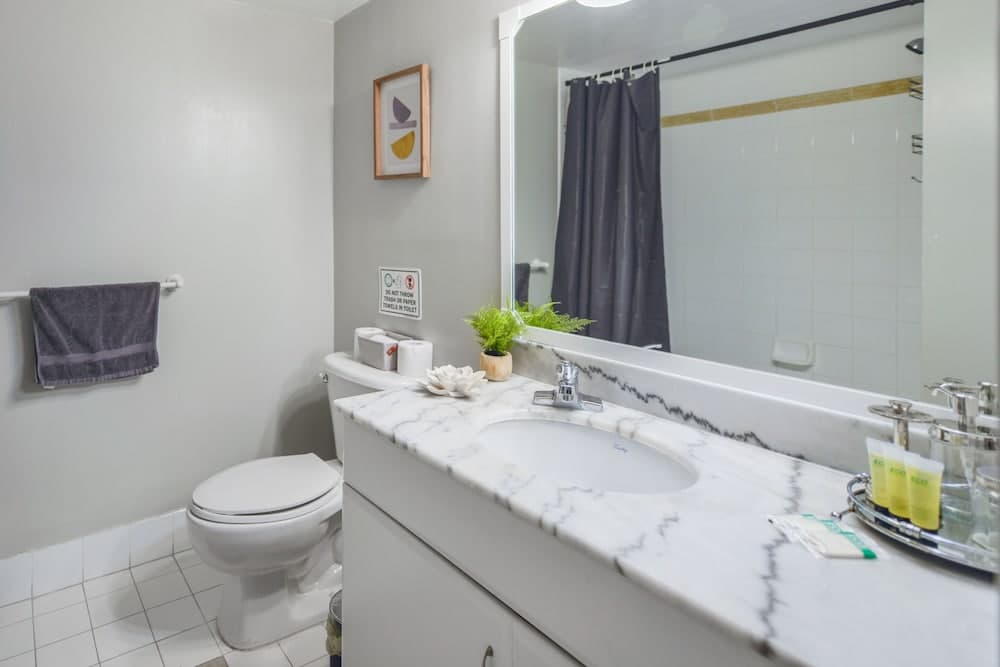 Stylish  Condo in Brickell Free Parking — 10