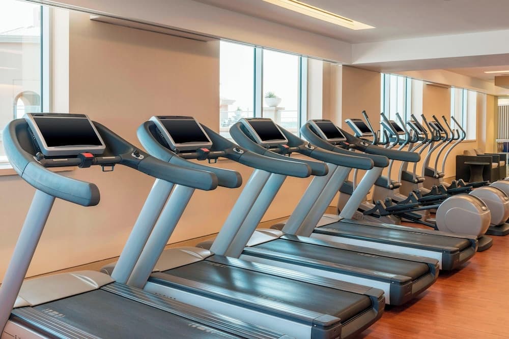 Sheraton Mall of the Emirates Hotel, Dubai — 2
