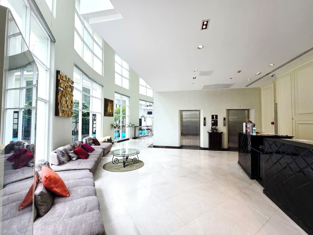 El Hotel y Residencia Bless — 13