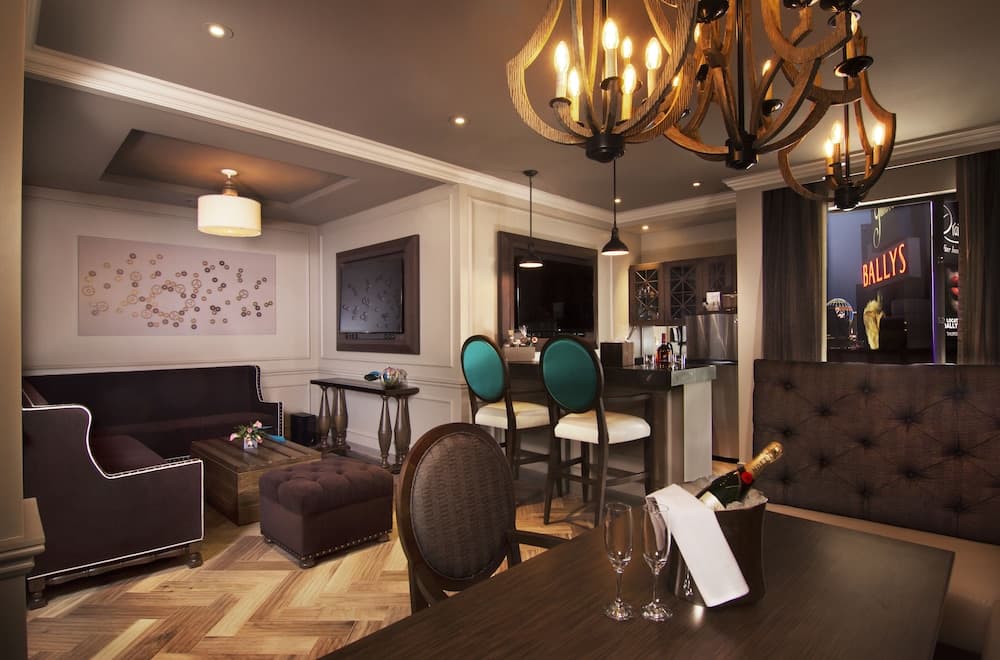 The Cromwell- A Caesars Rewards Destination — 22