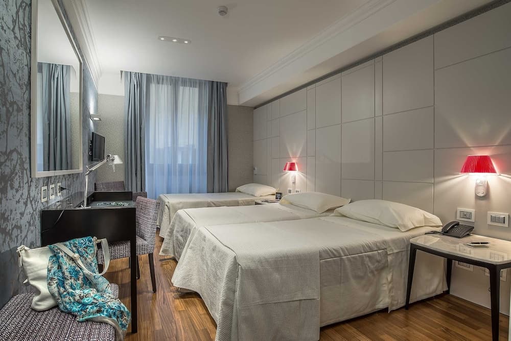 Albergo Del Senato — 28