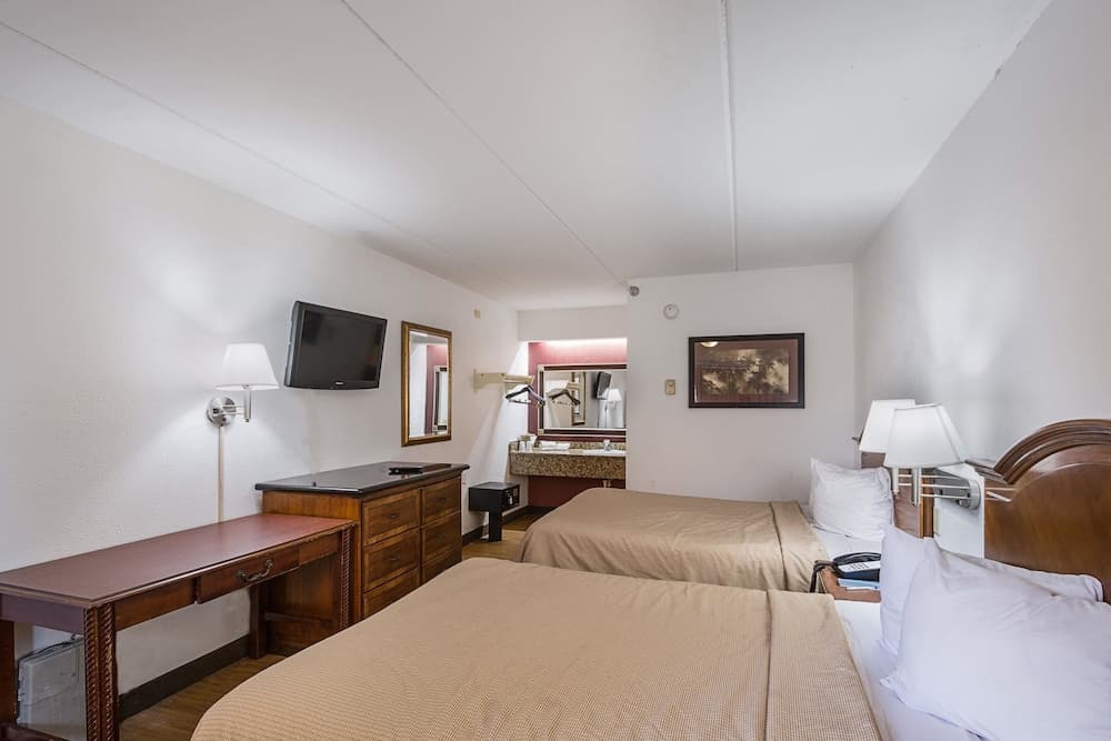 Rodeway Inn Tampa vicino a Busch Gardens - USF — 16