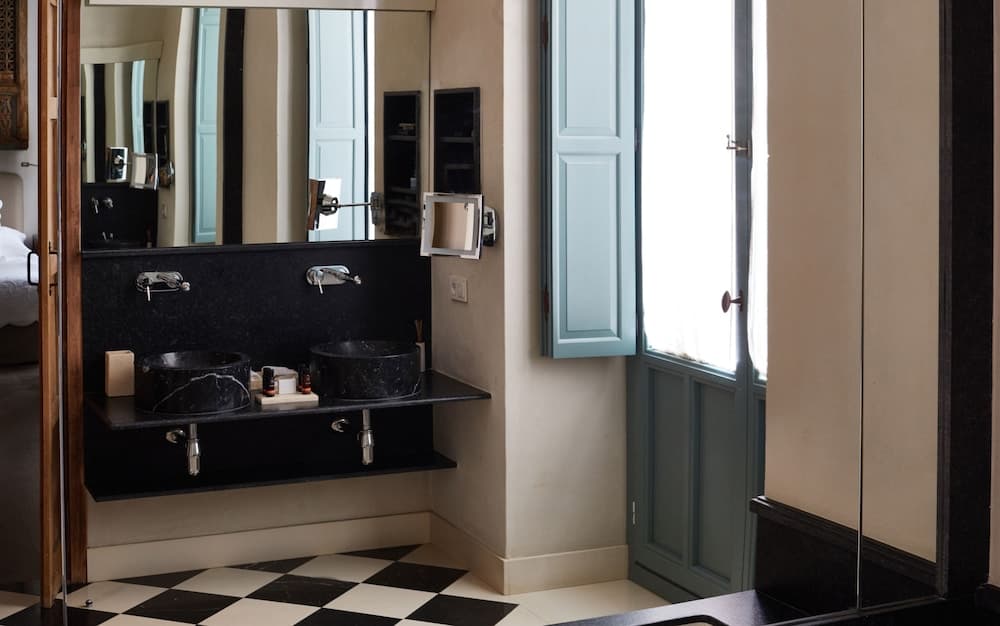Boutique-Hotel Corral del Rey by ALUZ Collection — 19