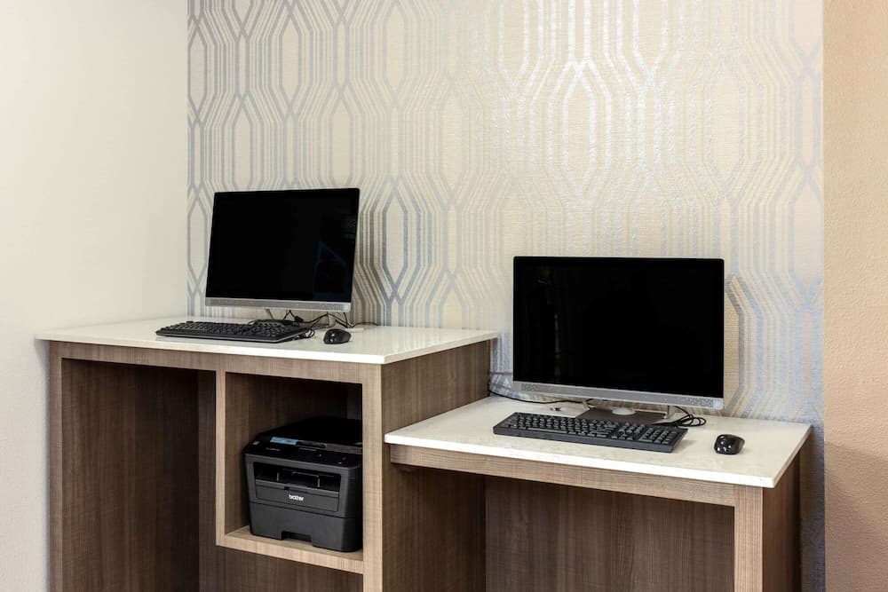 La Quinta Inn &amp; Suites by Wyndham Las Vegas Red Rock — 26