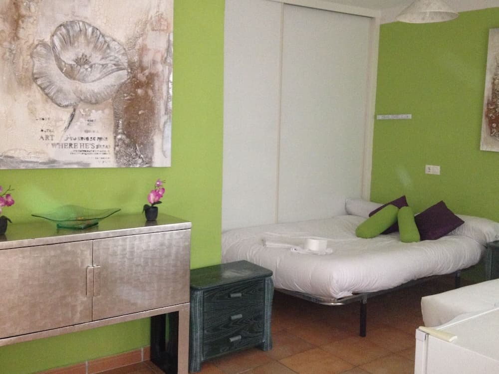 BHG Hostel Secar de la Real — 23