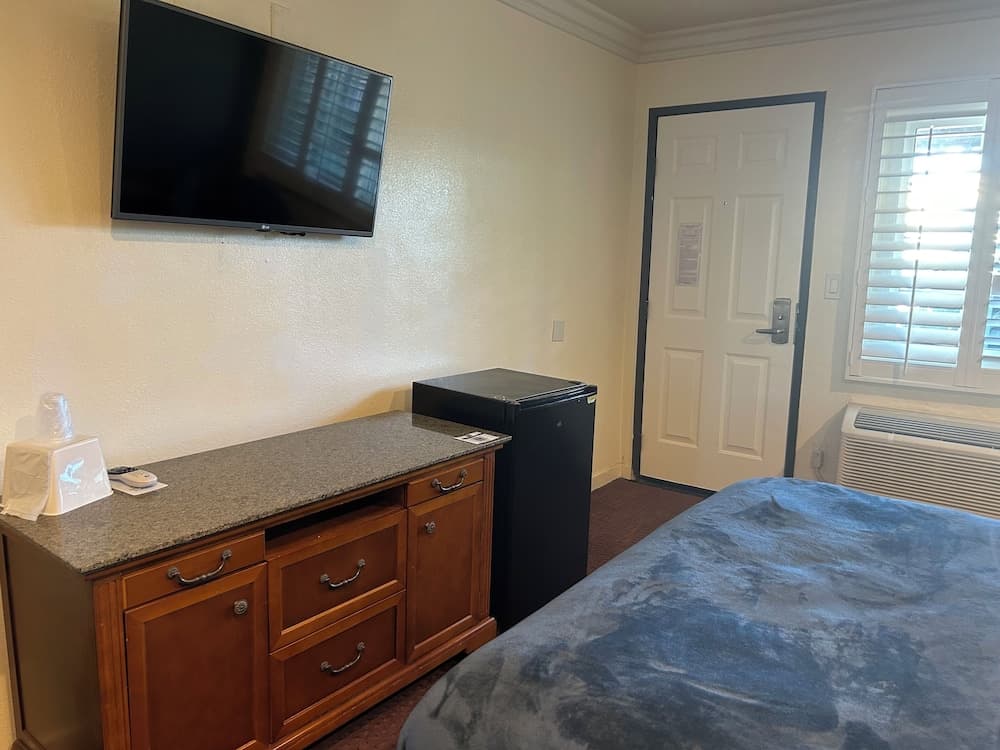 Bienvenido Inn en Colorado Blvd. — 8