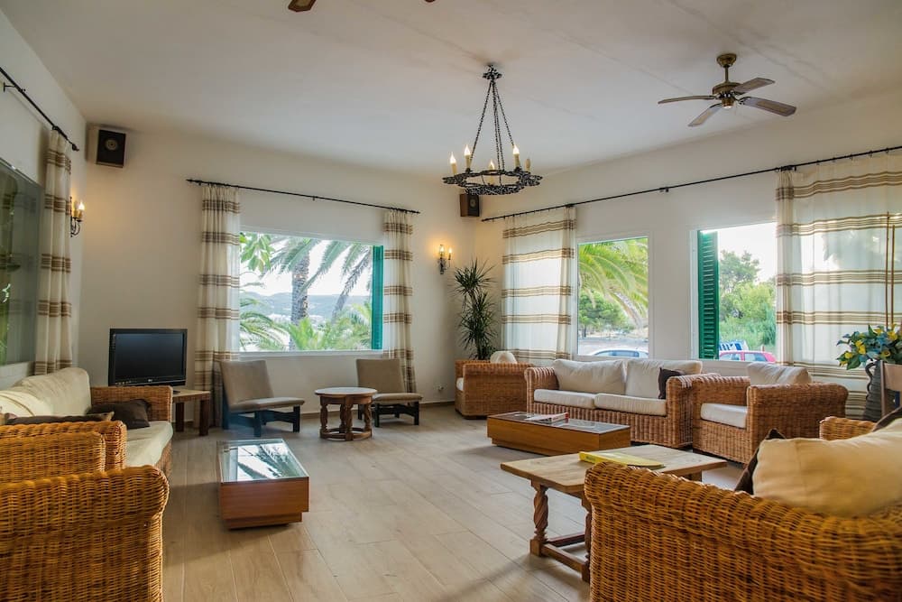 Hotel Tagomago — 16