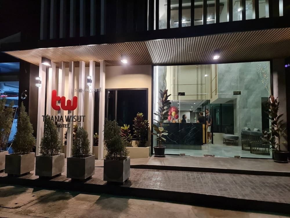 Thana Wisut Hotel — 1