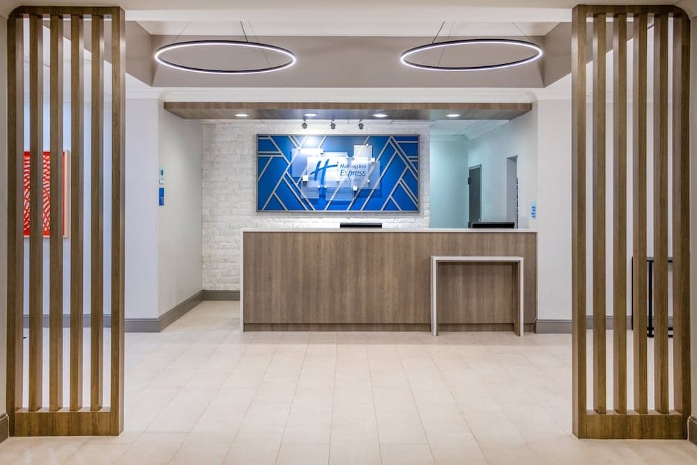 Holiday Inn Express Hotel & Suites New Tampa I-75 by IHG — 2