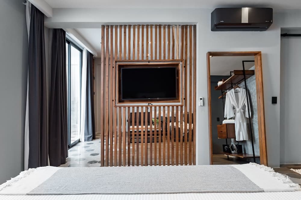 Leaf Boutique Condos — 20
