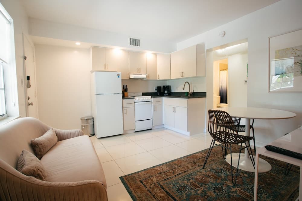 Selina Miami River — 27