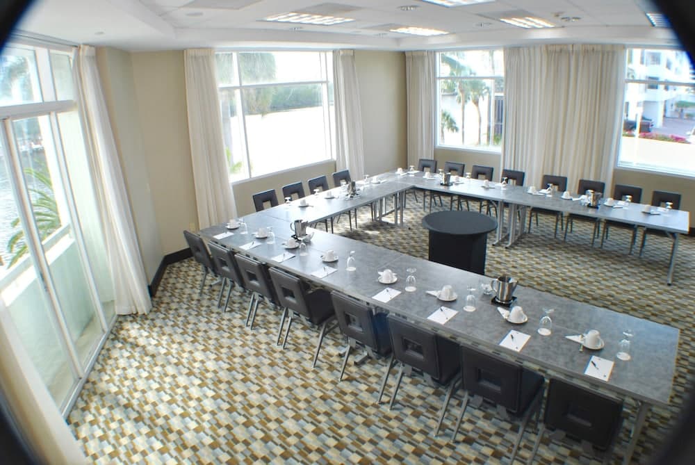 GALLERYone- A DoubleTree Suites by Hilton Hotel — 22