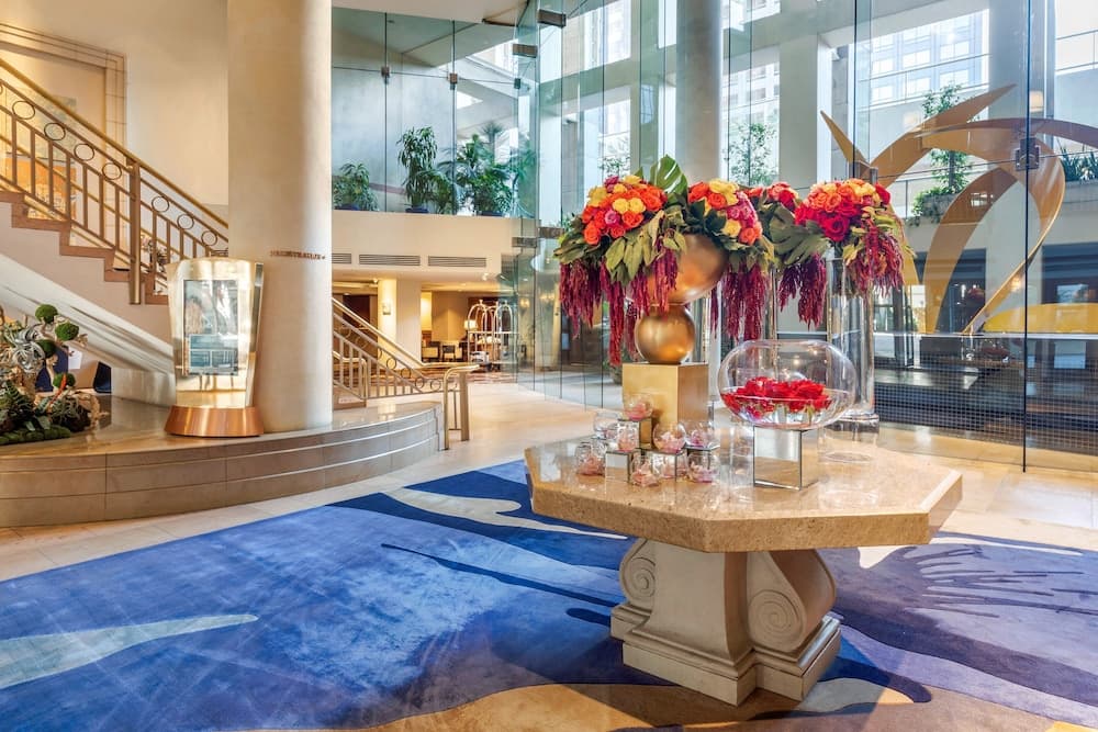 Omni Los Angeles Hotel en California Plaza — 1