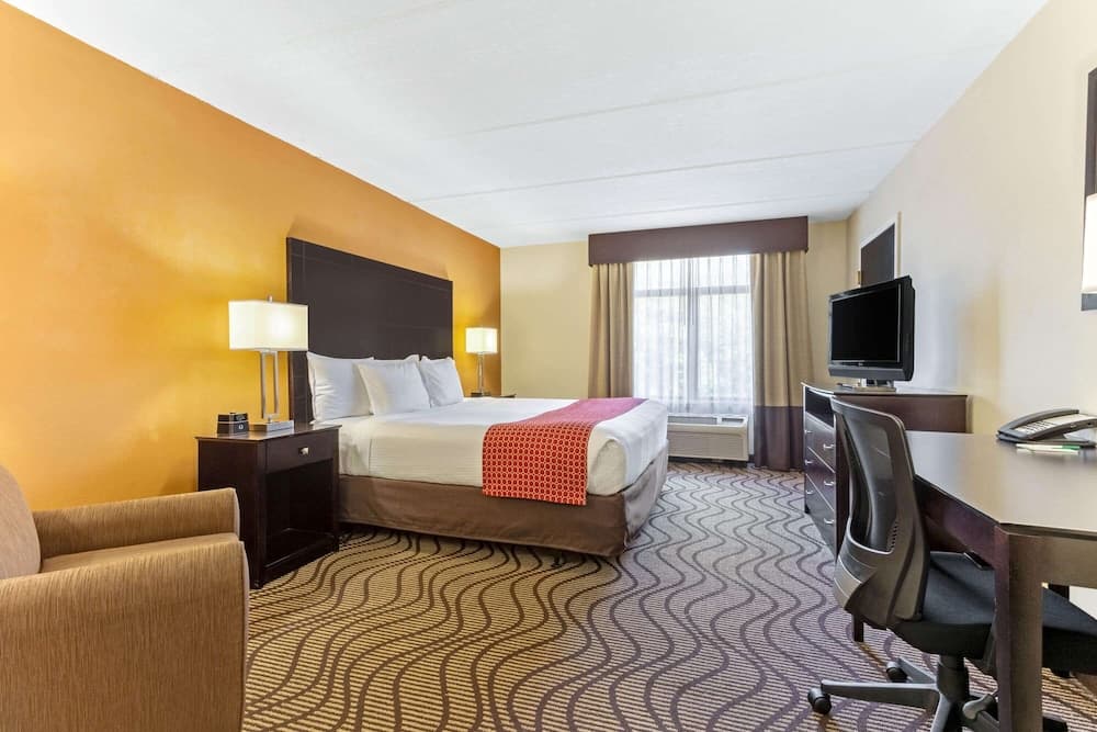 La Quinta Inn & Suites by Wyndham Tampa North I-75 — 26