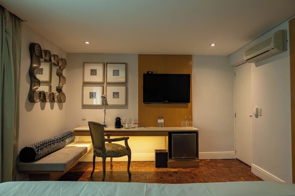 Maria Condesa — 18