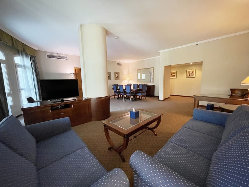 Swissôtel Al Murooj Dubai — 23