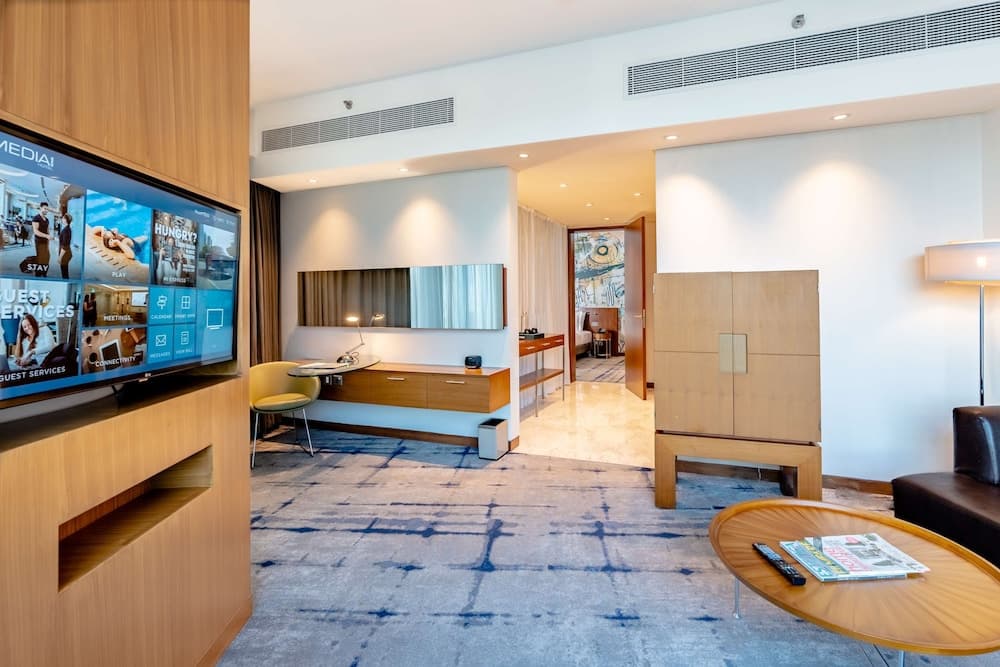 Media One Hotel Dubai — 10