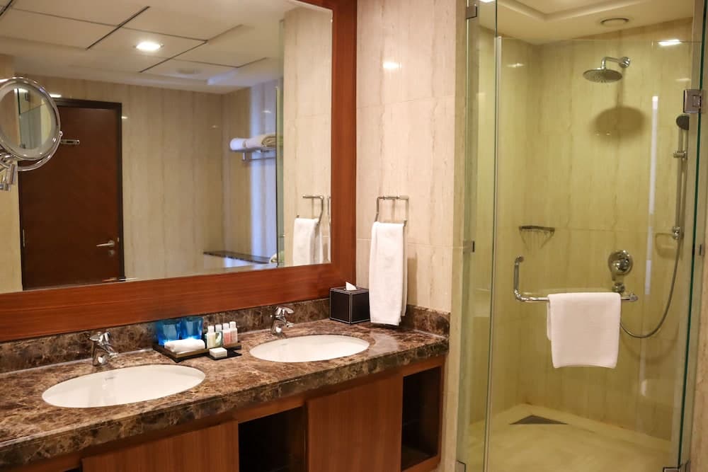 La Suite Dubai Hotel & Apartments — 20