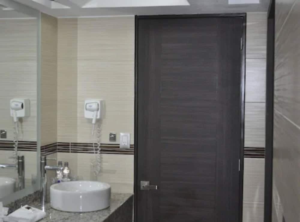 Hotel Astor — 22