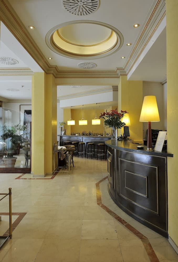 Hotel Roger de Lluria Barcelona — 4