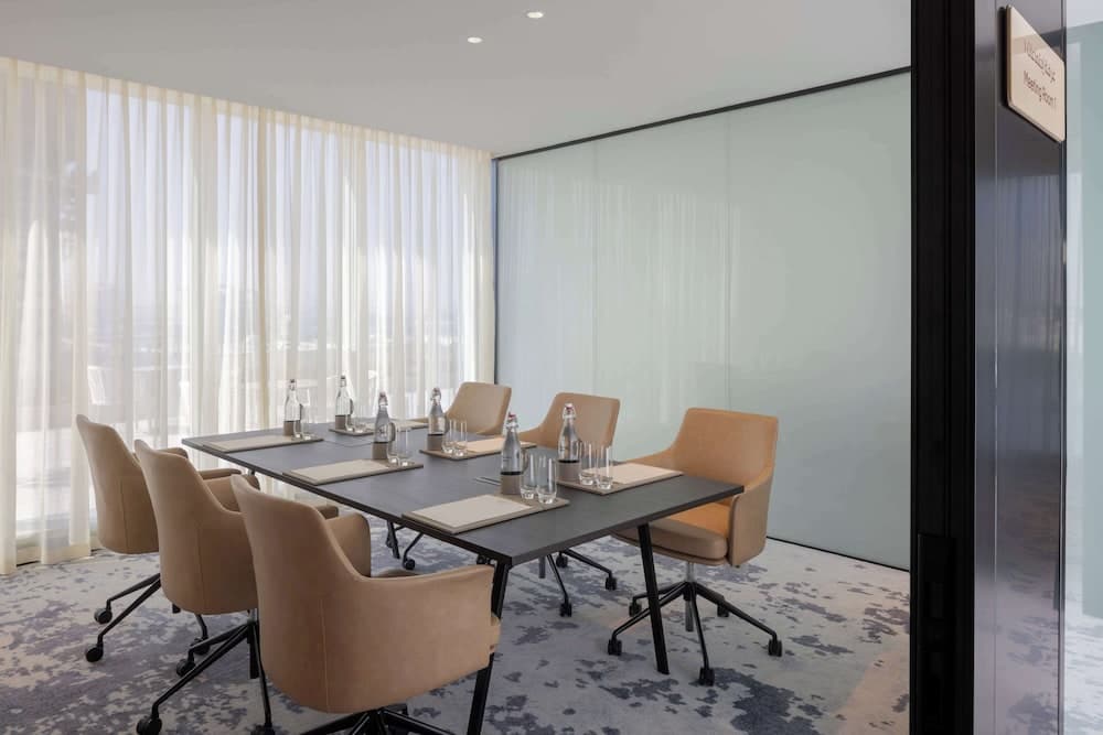 Avani+ Palm View Dubai Hotel & Suites — 3