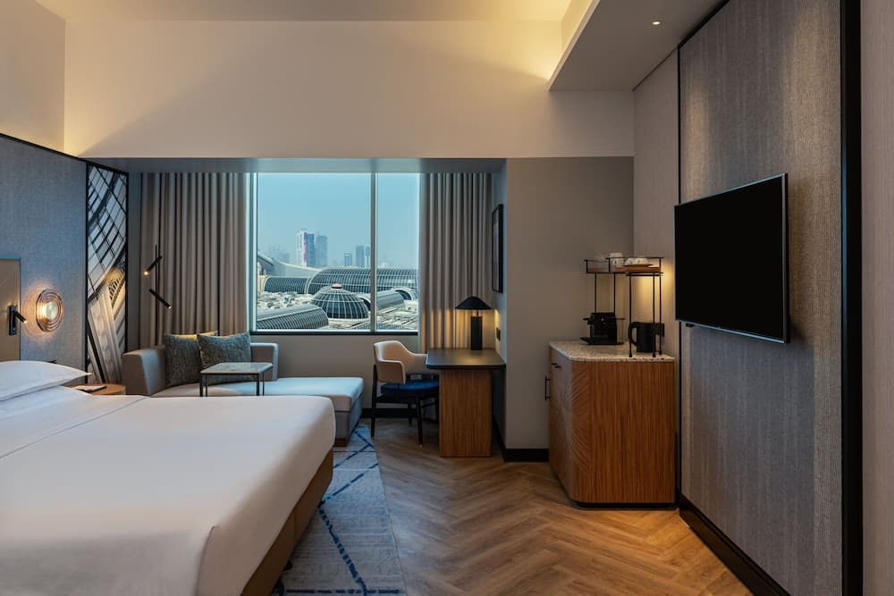 Sheraton Mall of the Emirates Hotel, Dubai — 11