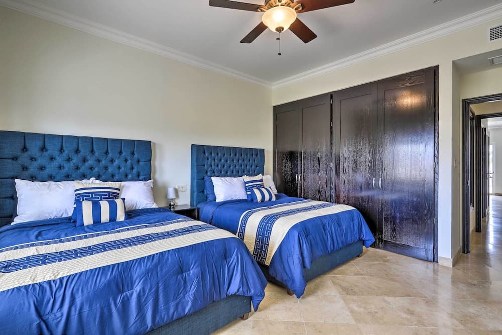 Walk to Beach: Modern Cabo Condo w/ Balcony! — 14