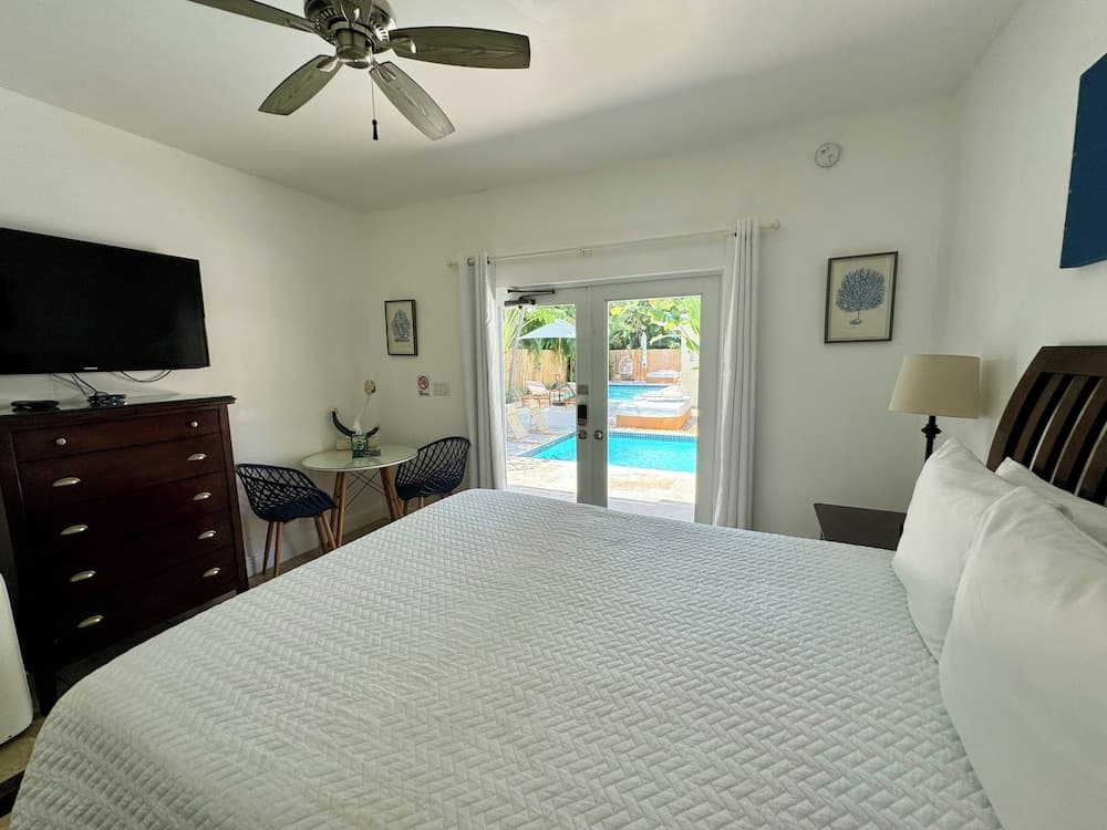 Inn On The Drive ( Adults Only) — 5
