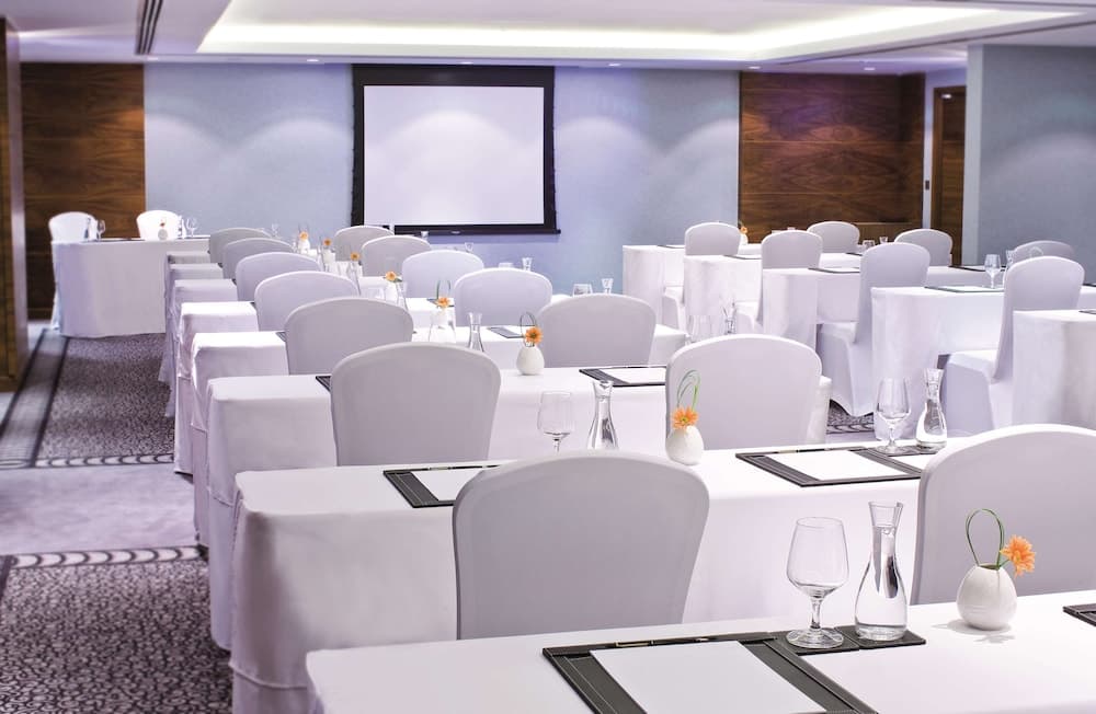 Avani Deira Dubai Hotel — 17