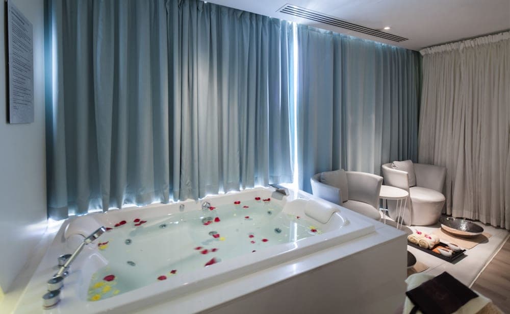 Centara Watergate Pavilion Hotel Bangkok — 30