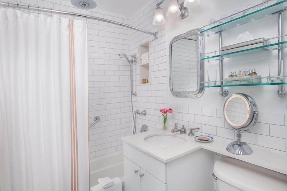 L'Hotel Kimberly — 24
