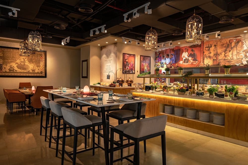 Four Points by Sheraton Production City, Dubai — 15