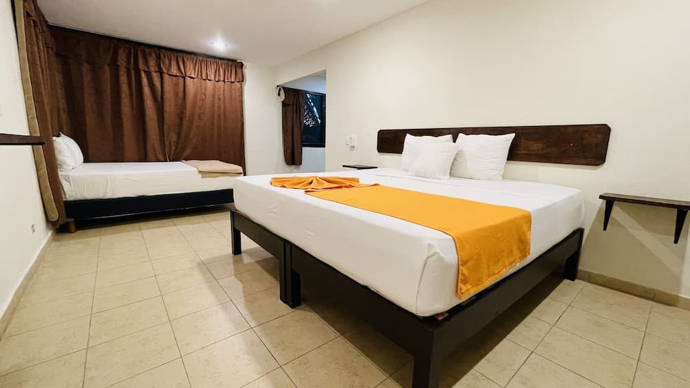 Hotel B&B - 5ta Avenida — 10