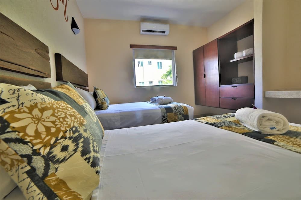 Hotel 12 Bees — 22
