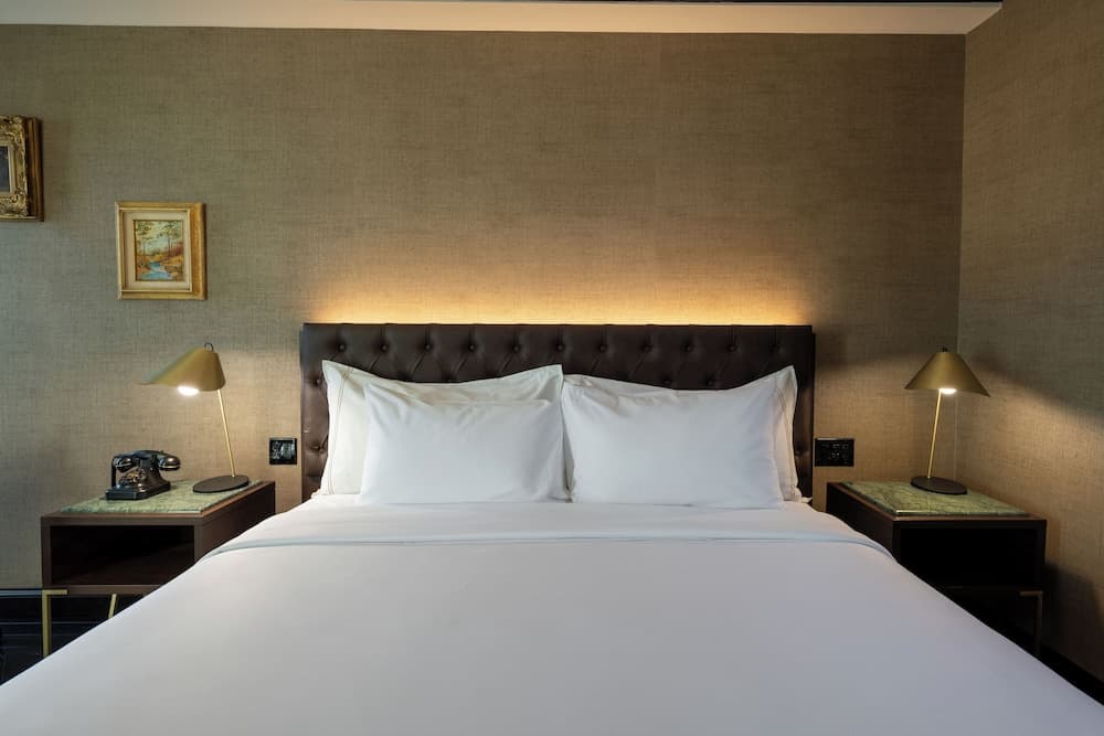 Whisky Hotel — 7
