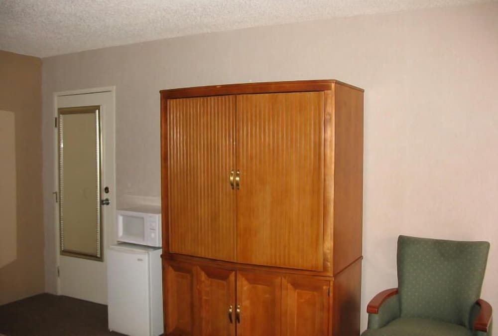 Aviation Inn — 17
