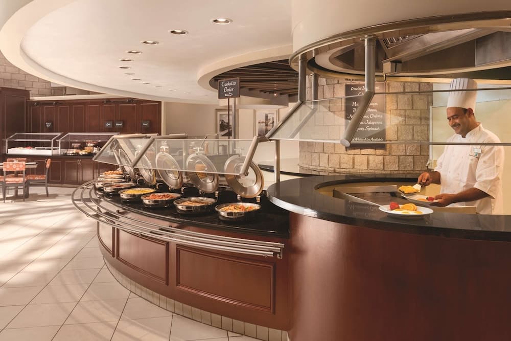 Embassy Suites by Hilton Orlando International Dr ICON Park — 23