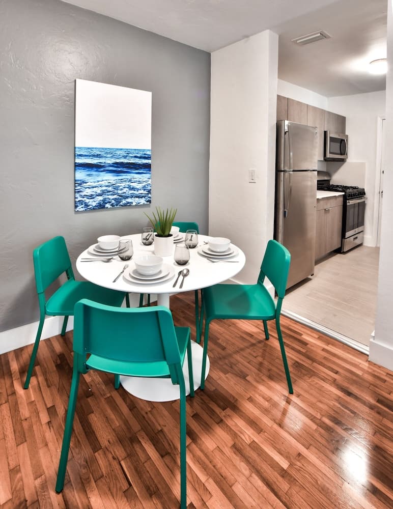 Broadway Suites Downtown by RocketStay — 9