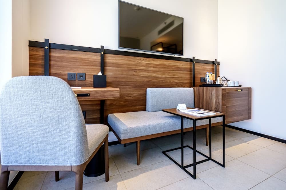 FORM Hotel Al Jadaf, Dubai, a Member of Design Hotels — 11