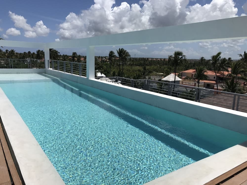 Ducassi Suites Rooftop Pool Beach Club & Spa — 17