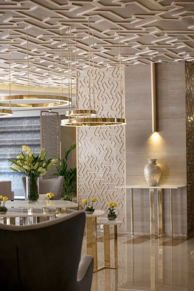 Two Seasons Hotel & Apartments — 1
