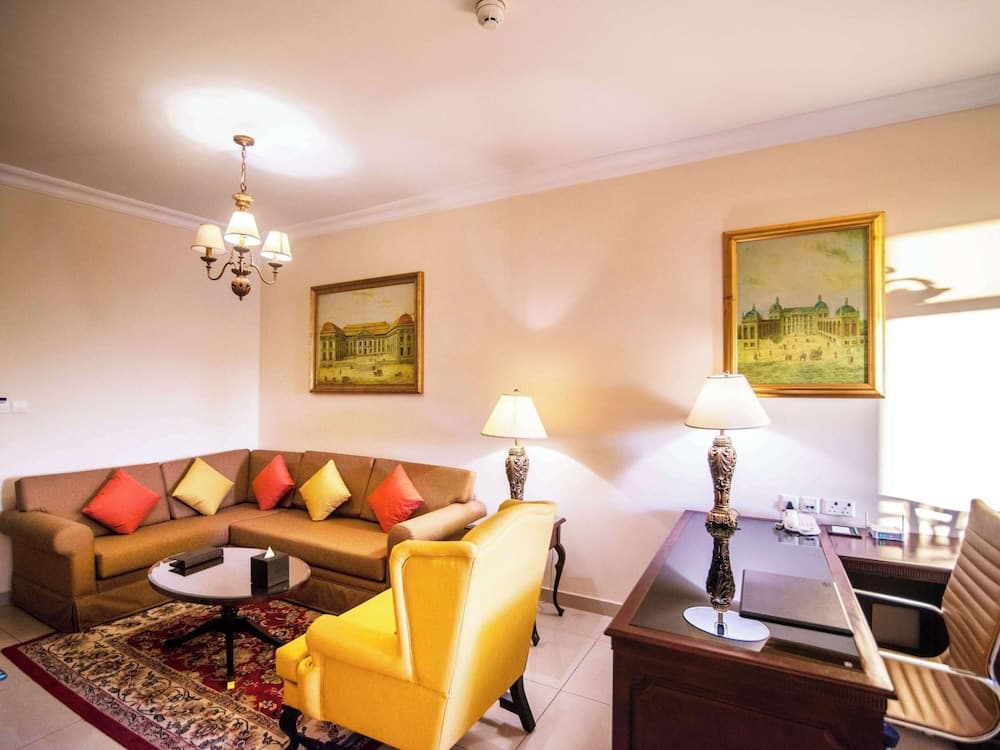 Mercure Dubai Barsha Heights Hotel Suites und Apartments — 27